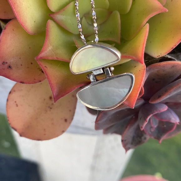 Sterling and Pearl double crescent pendant necklace - Picture 4 of 8